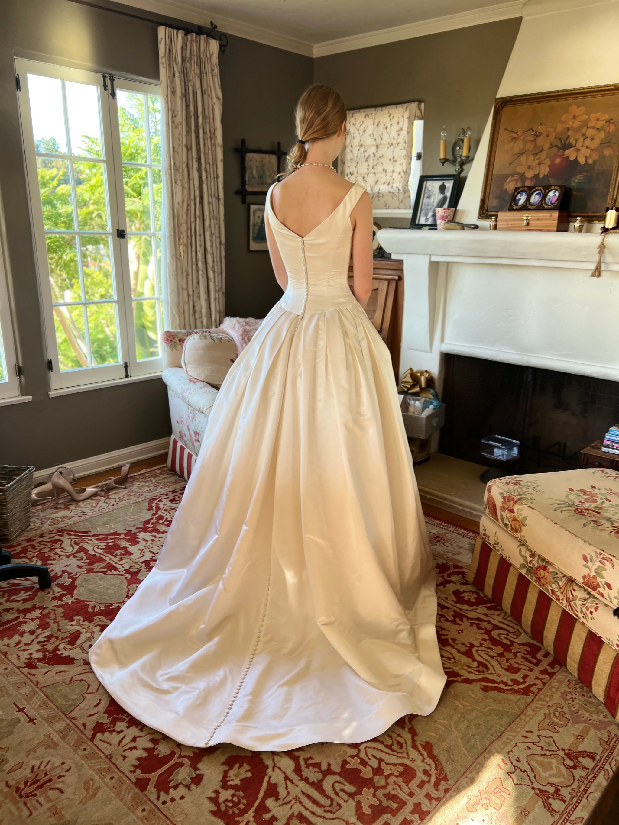 Vera wang custom wedding dress price deals