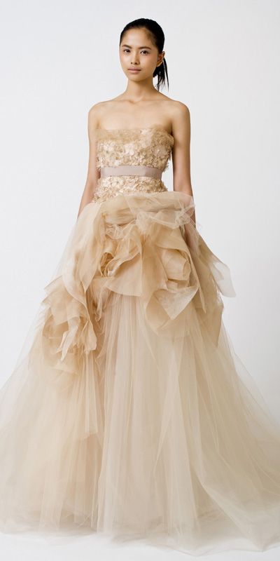 Vera Wang Flora – Nearly Newlywed