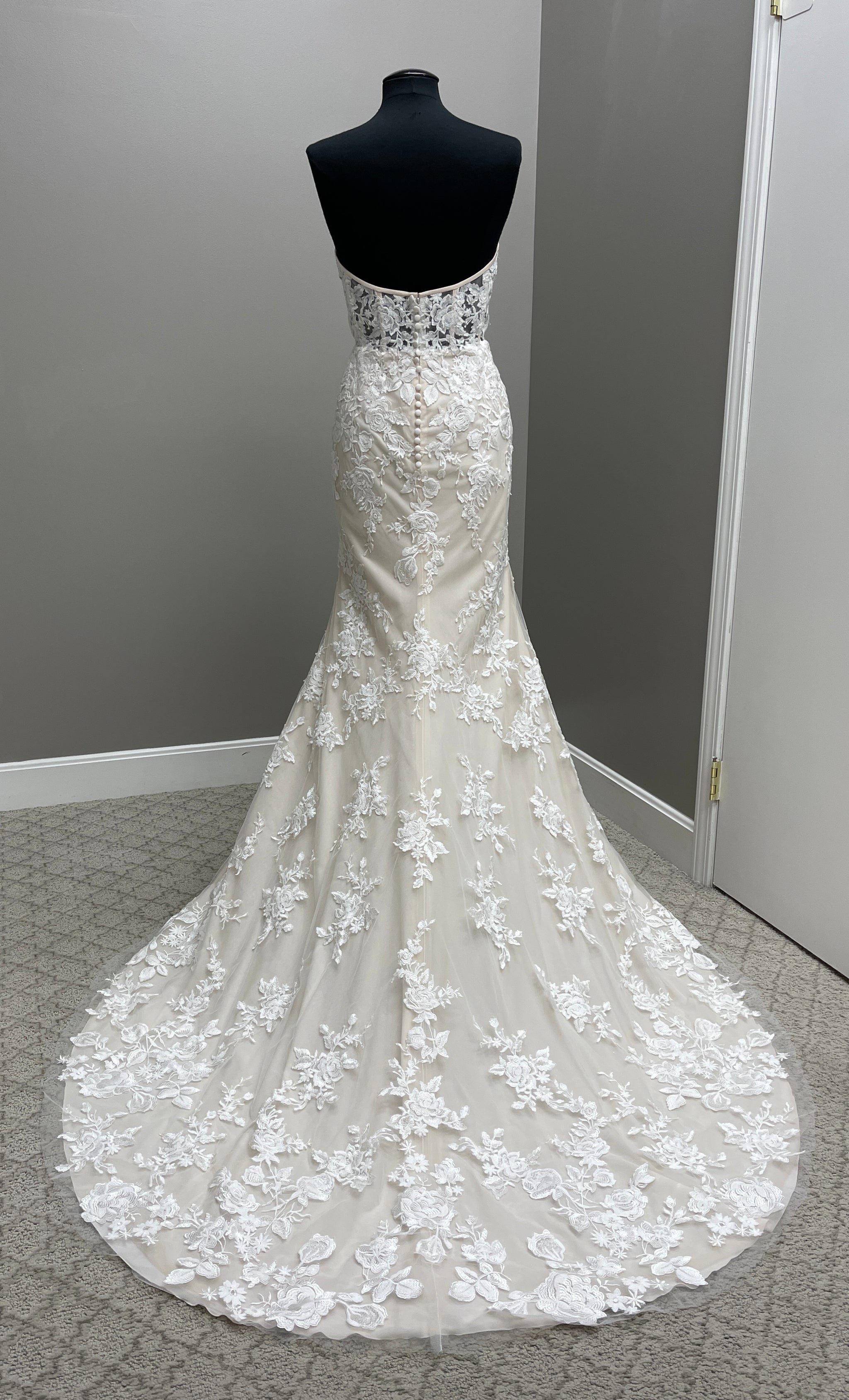 Vera Wang Hortense – PreOwnedWeddingDresses