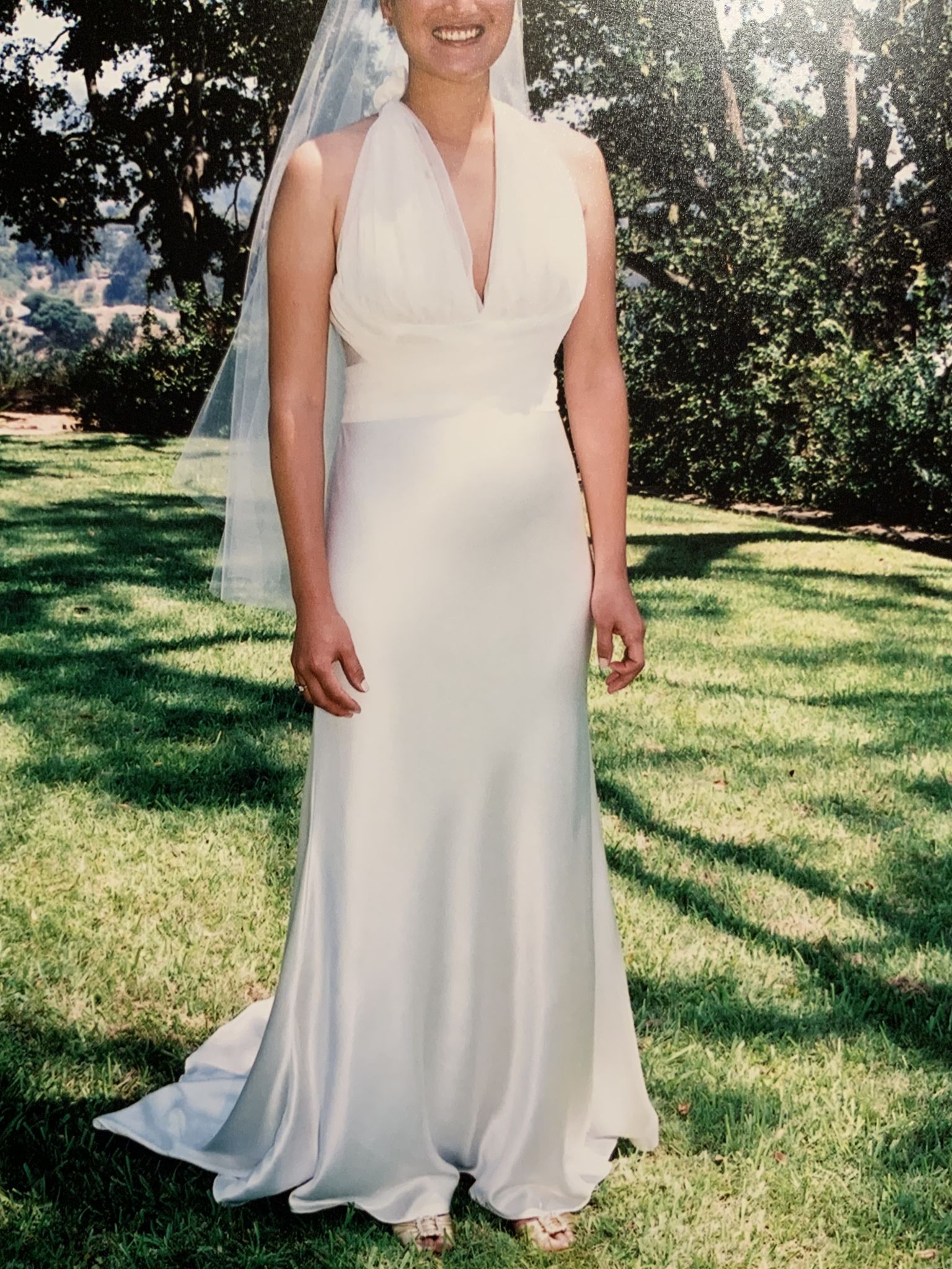 Vera wang empire waist wedding dress | Honestweddingadvice.com
