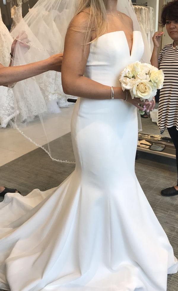vera-wang-trumpet-jocelyn-soft 