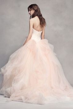 Vera Wang White Ombre Tulle Wedding Dress, VW351322 – Nearly