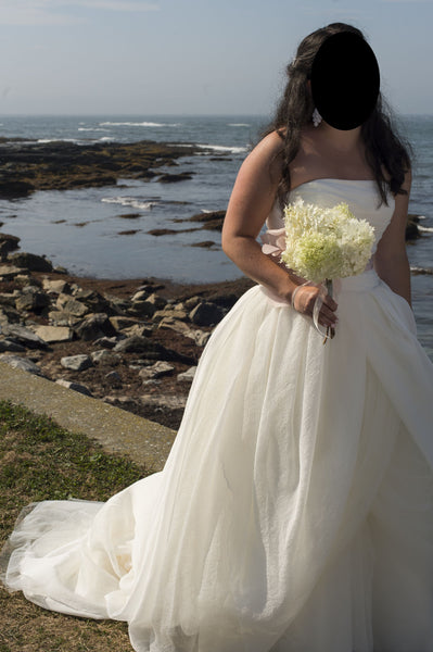 Vera Wang White Textured Organza VW351178 – PreOwnedWeddingDresses