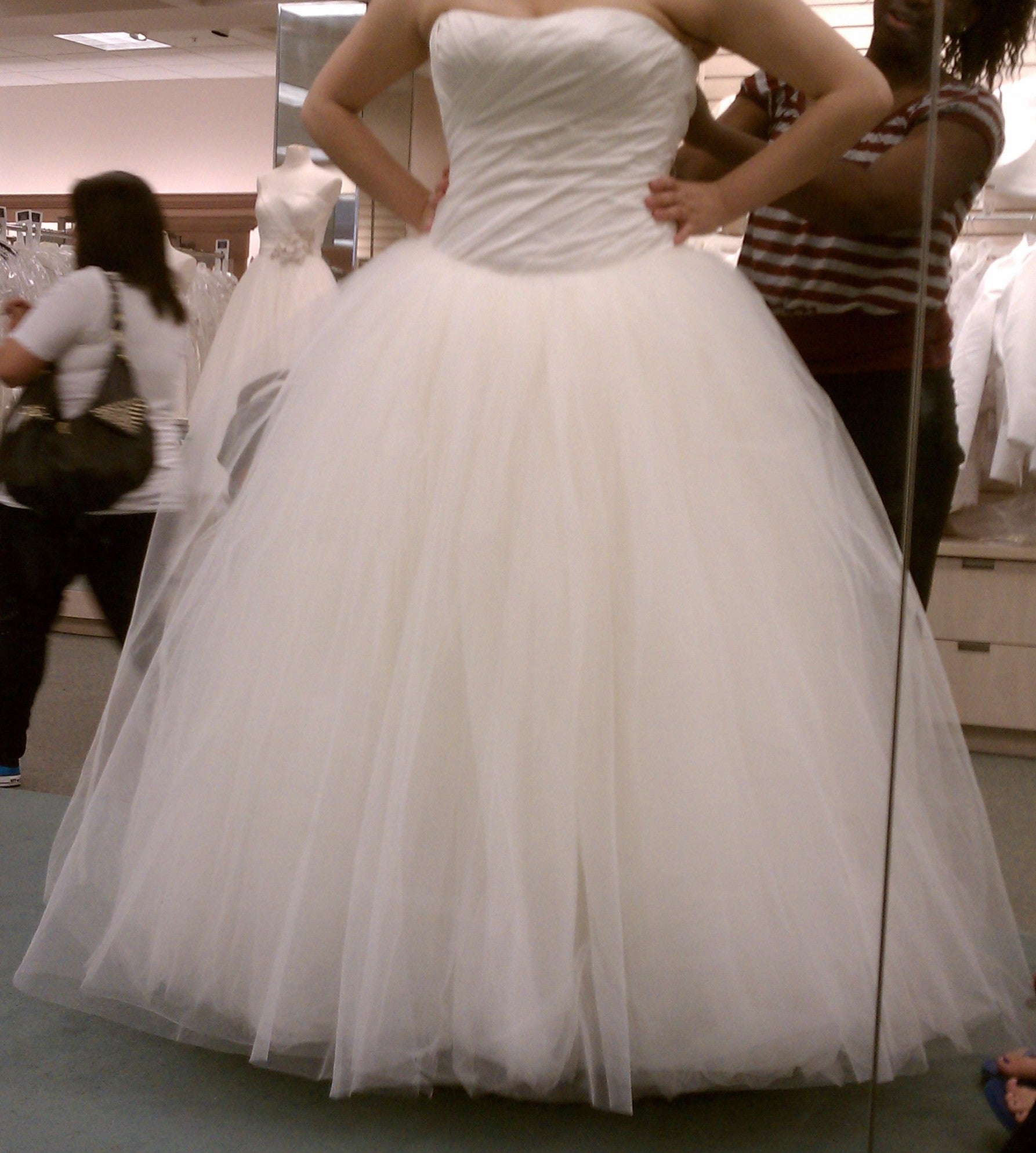 Vera Wang VW351007 – Nearly Newlywed