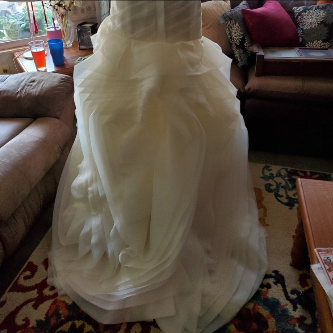 Vera Wang White VW351011 – Nearly Newlywed