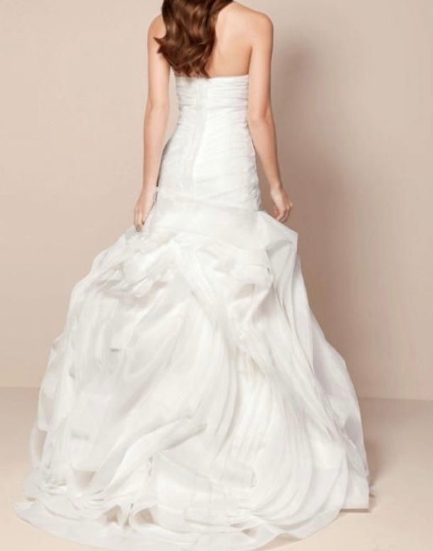 Vera Wang VW351011 – Nearly Newlywed