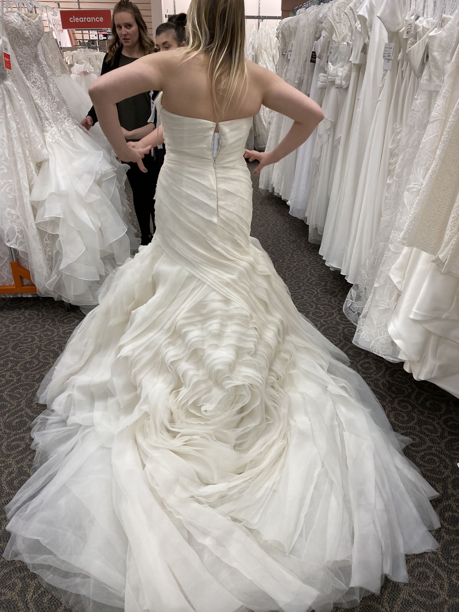 white by vera wang lace trumpet wedding dress White by Vera Wang Tulle Trumpet Wedding Dress