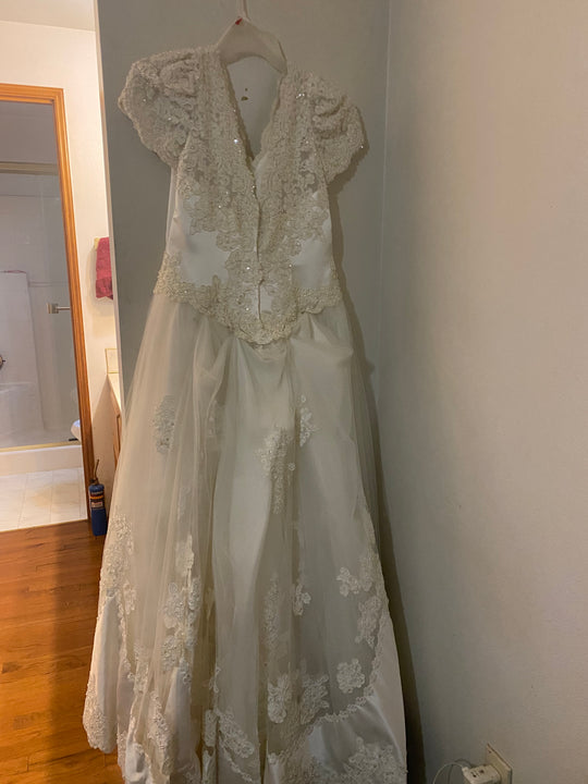 Emerald Bridal Princess also have the separate skirt for underneath