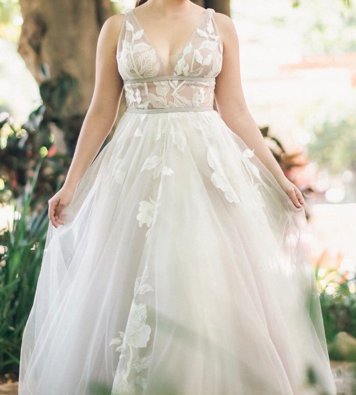 WILLOWBY Galatea Hearst Gown – Nearly Newlywed